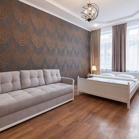 Leogrand Apartments Panteleimona Kulisha 27 Лвив Екстериор снимка